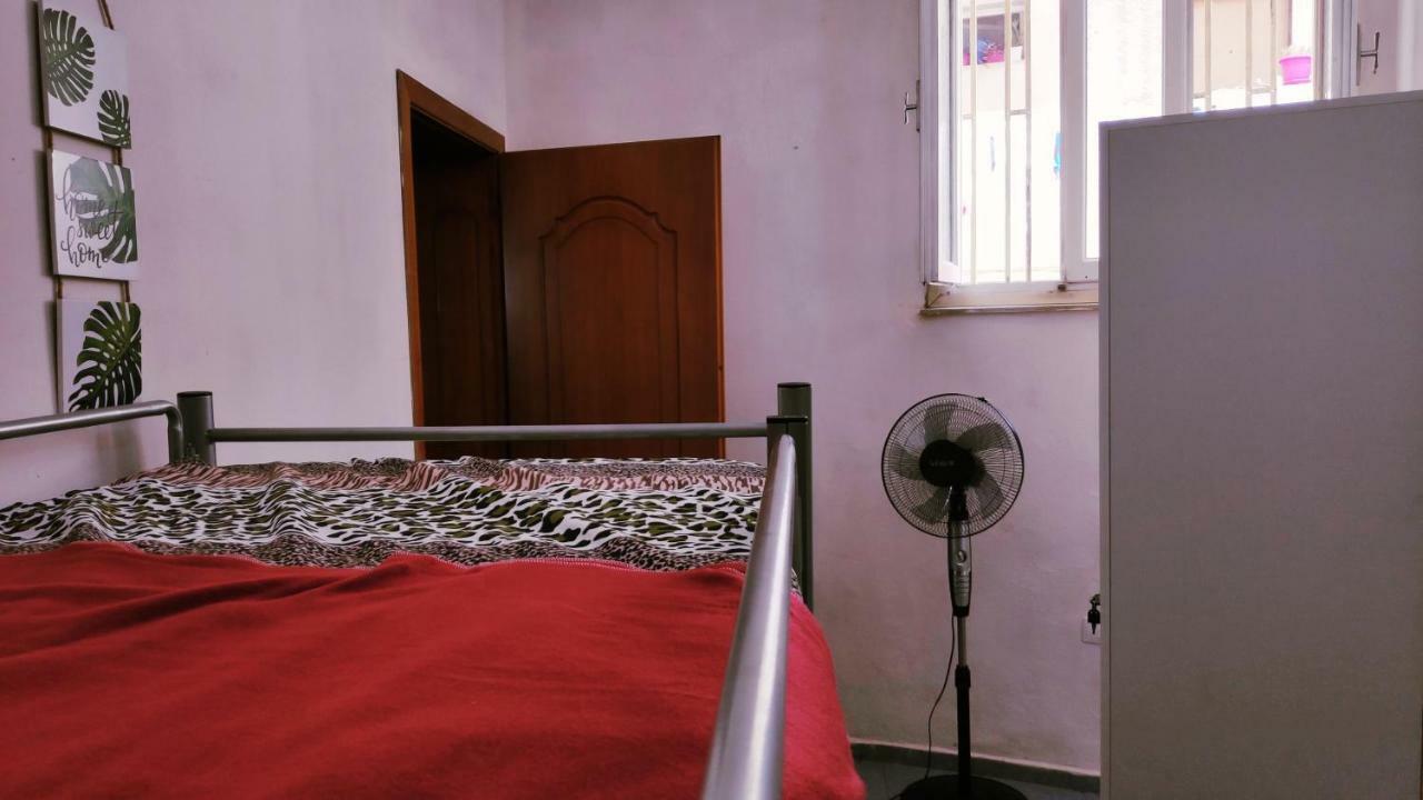 Tufina Hostel Tirana Eksteriør billede